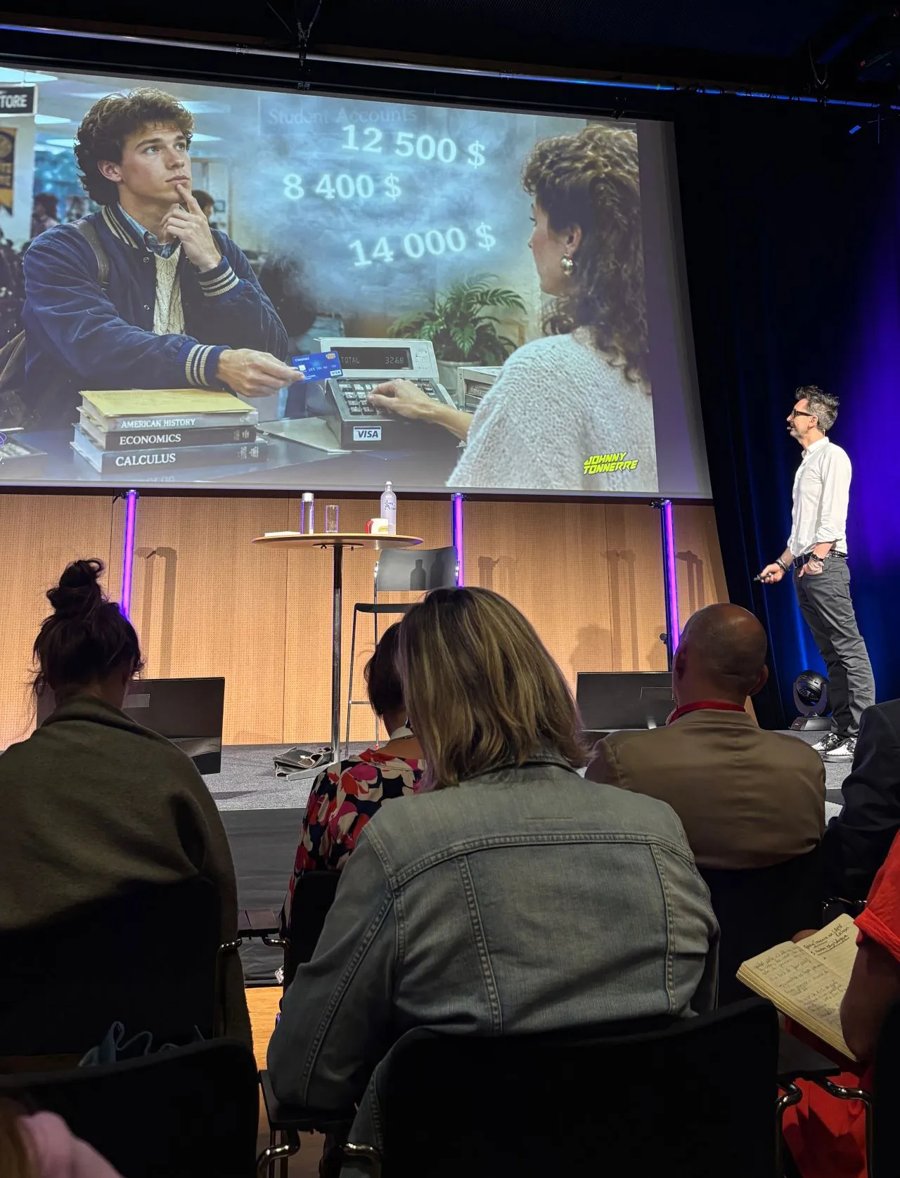 Johnny Tonnerre sur scène, vu de la salle
